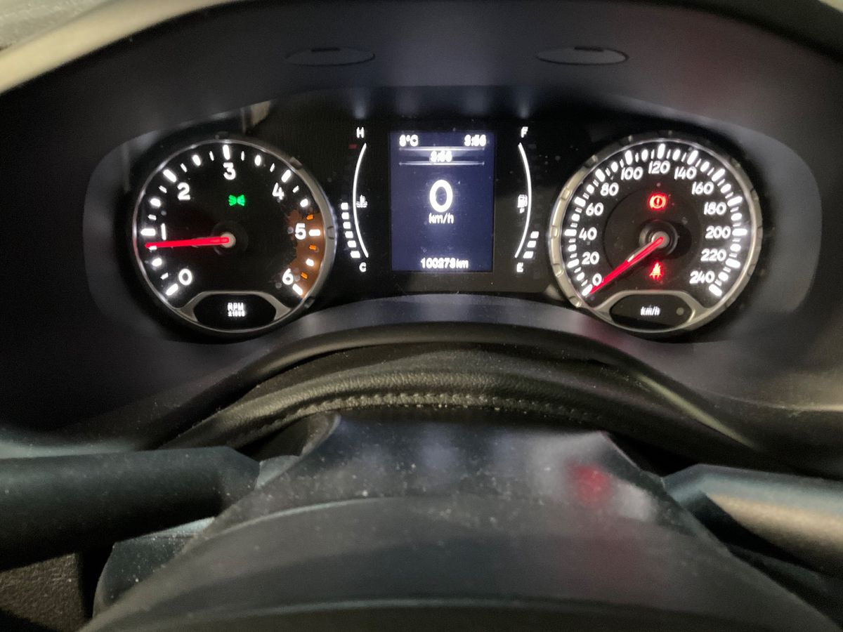 Jeep Renegade 2018 — photo 19