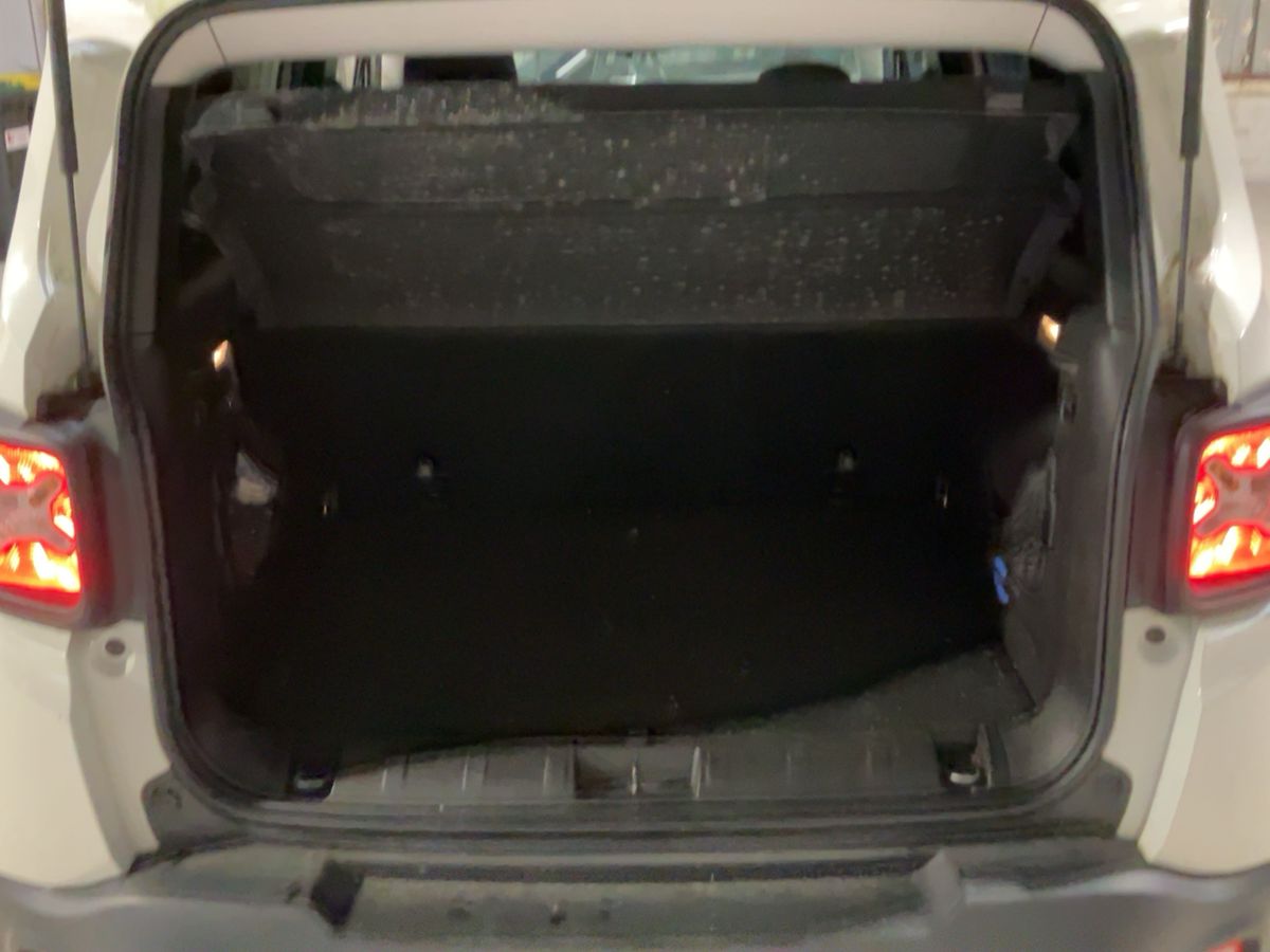 Jeep Renegade 2018 — photo 16