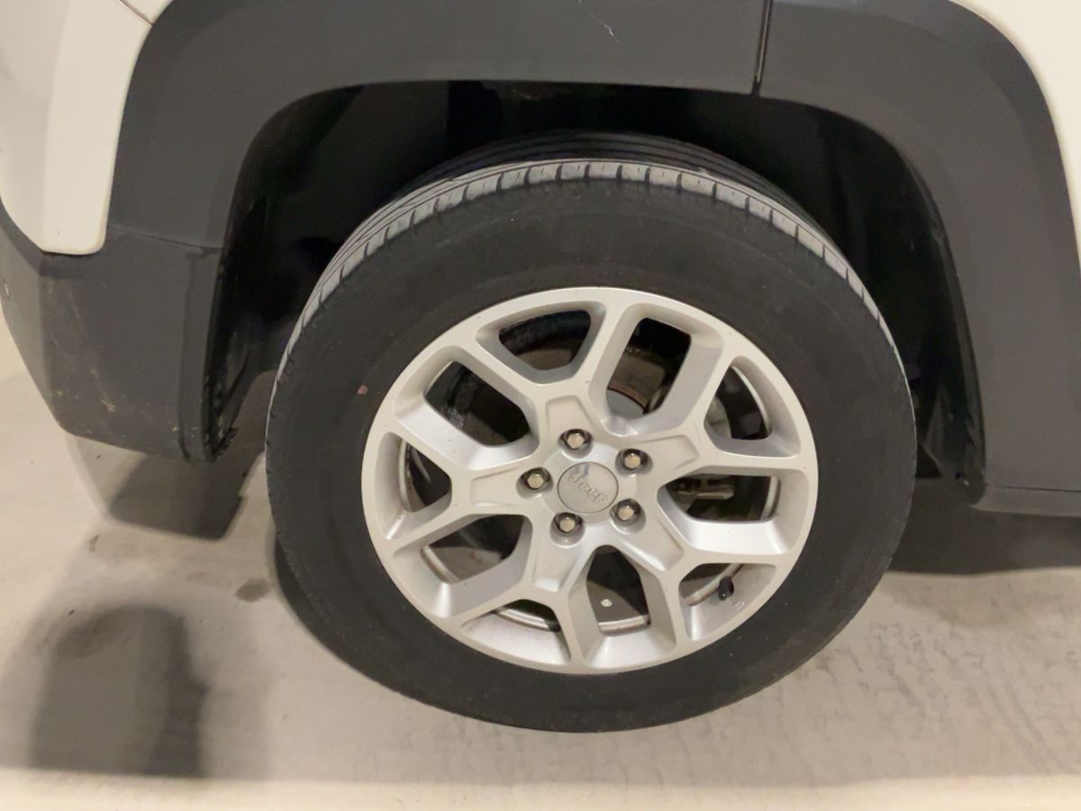 Jeep Renegade 2018 — photo 10