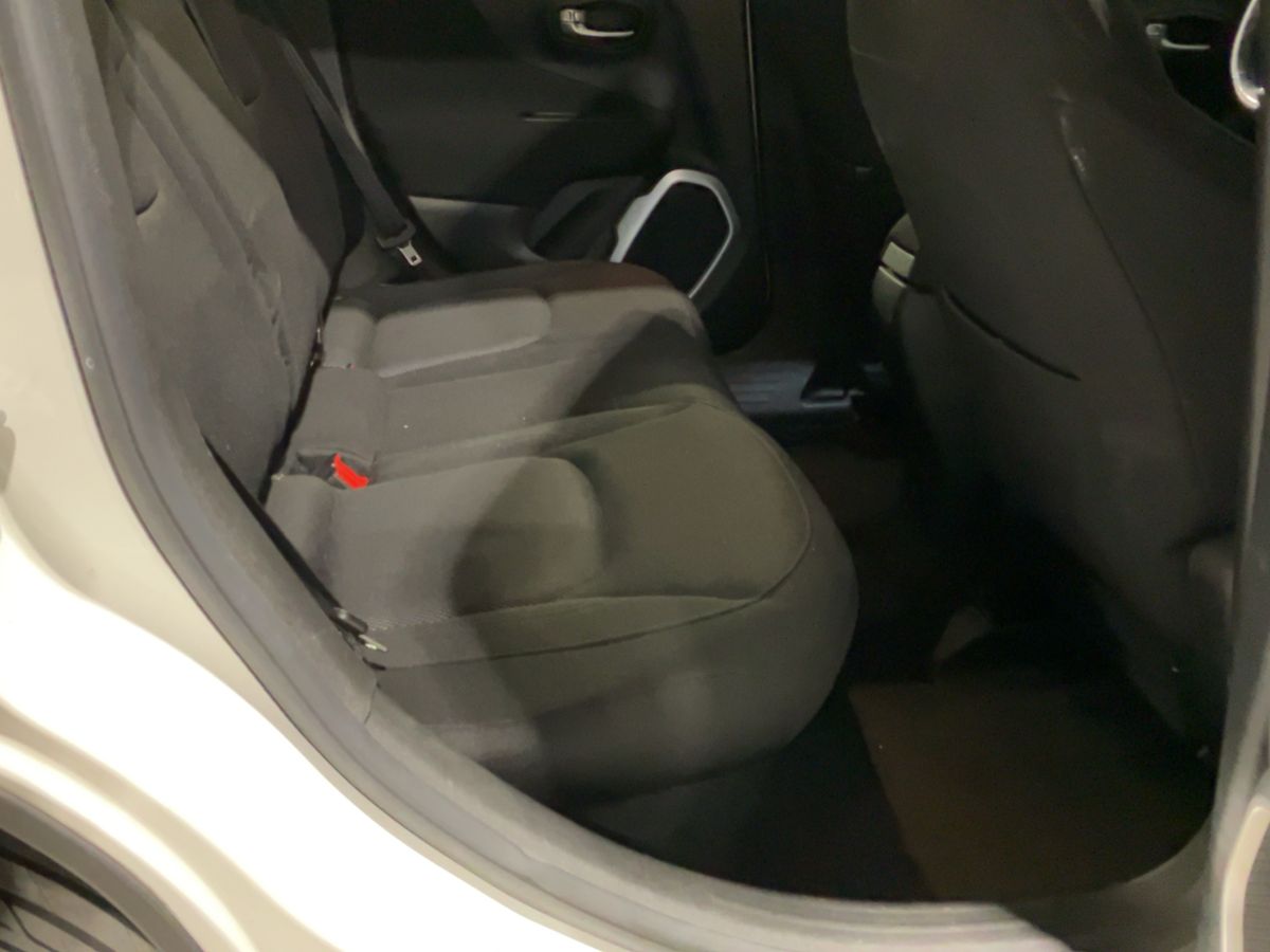Jeep Renegade 2018 — photo 20