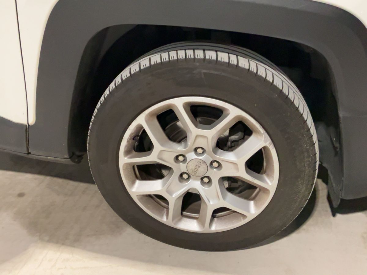 Jeep Renegade 2018 — photo 12