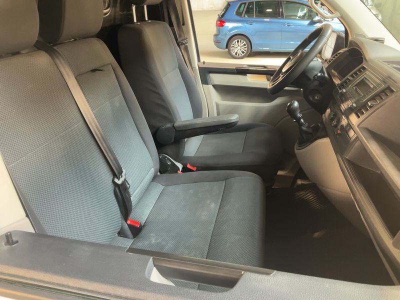 Volkswagen T6 Transporter 2.0 TDI Kasten lang — zdjęcie 11