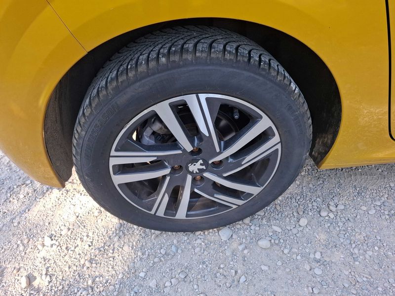 Peugeot 208 1.2 PureTech Allure 2020 – снимка 49
