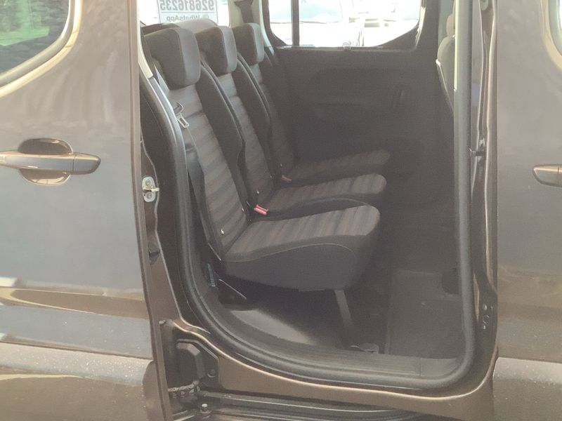 Opel Combo Life 1.5 CDTI INNOVATION — zdjęcie 14