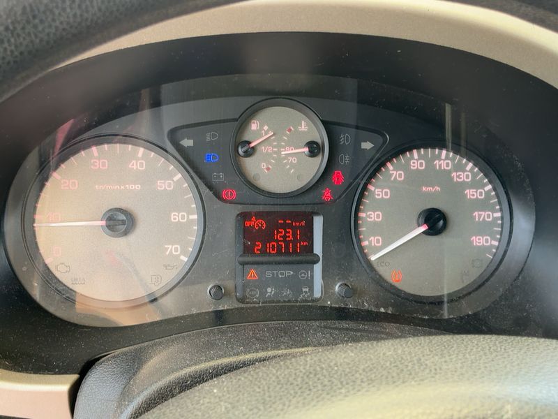 Peugeot Partner 1.6 HDi Active — zdjęcie 13