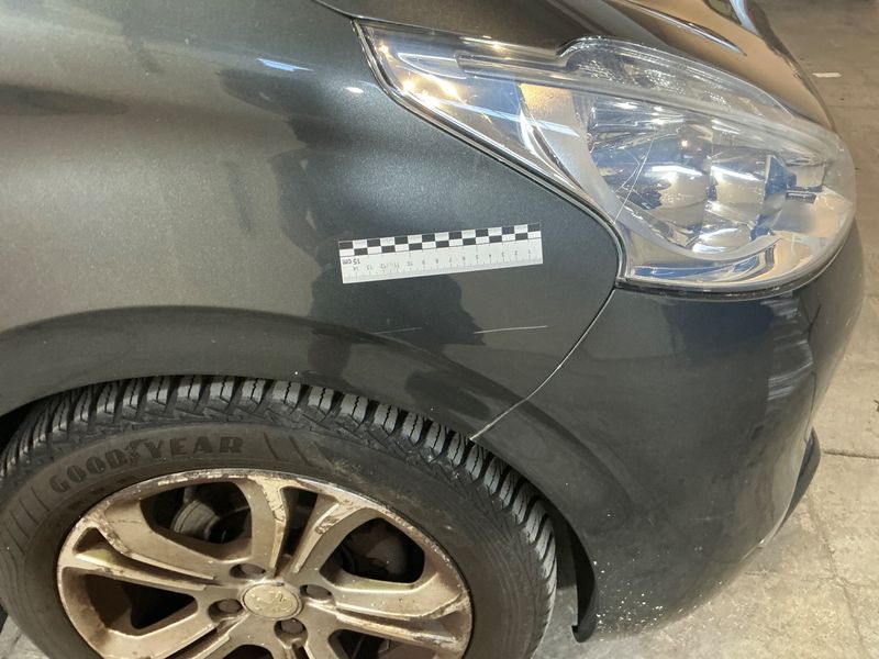 Peugeot 208 1.6 e-HDi Allure 2012 – снимка 21