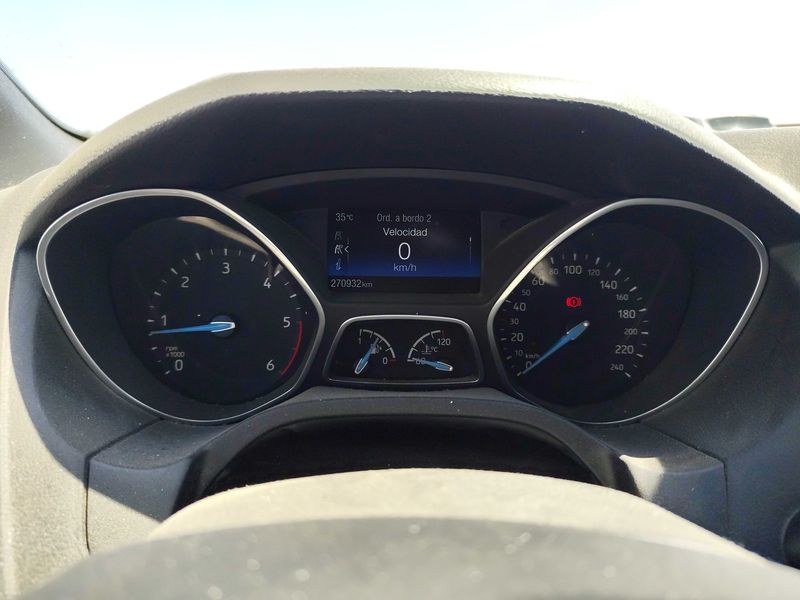 Ford Focus 1.5 TDCi ST-Line 2017 – снимка 12