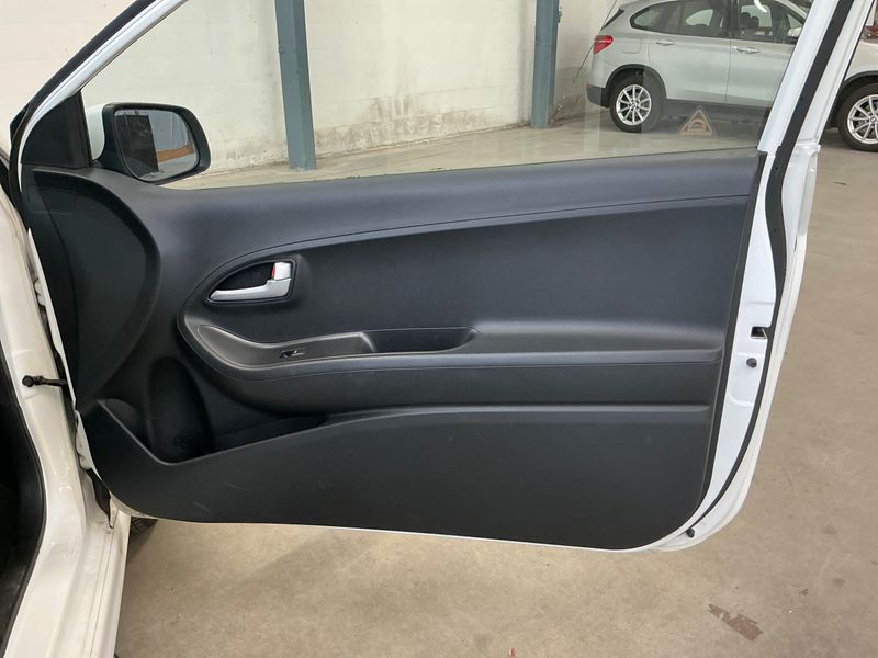 Kia Picanto 1.2 Dream Team 2015 – снимка 25