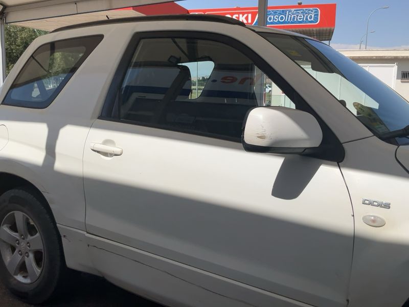 Suzuki Grand Vitara 1.9 DDiS Comfort — zdjęcie 7