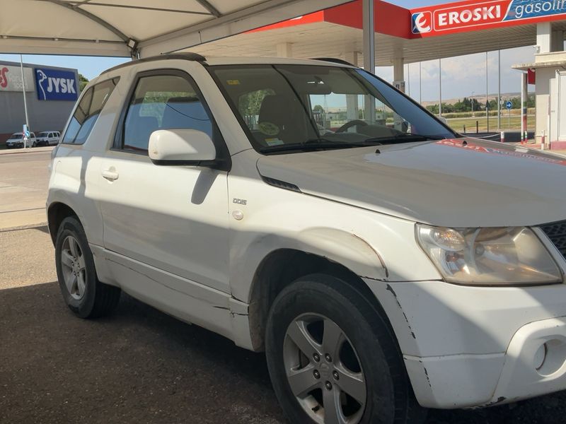 Suzuki Grand Vitara 1.9 DDiS Comfort — zdjęcie 8