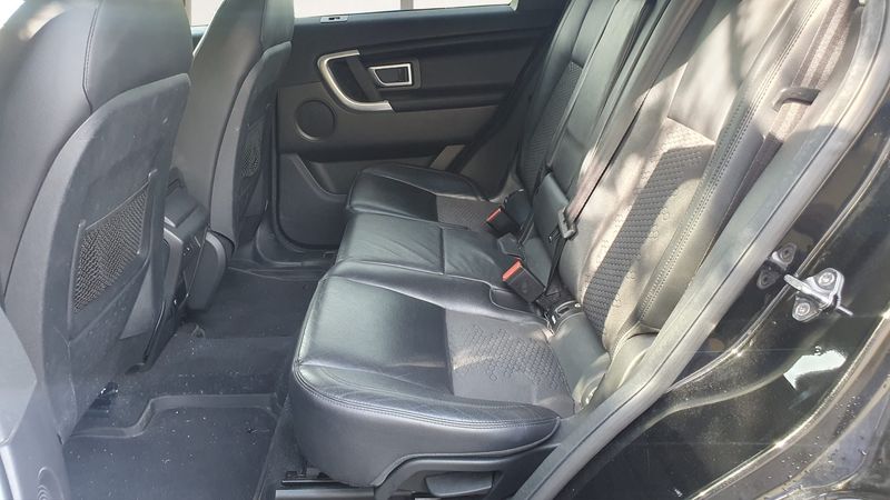 Land Rover Discovery Sport D150 SE FWD — zdjęcie 12