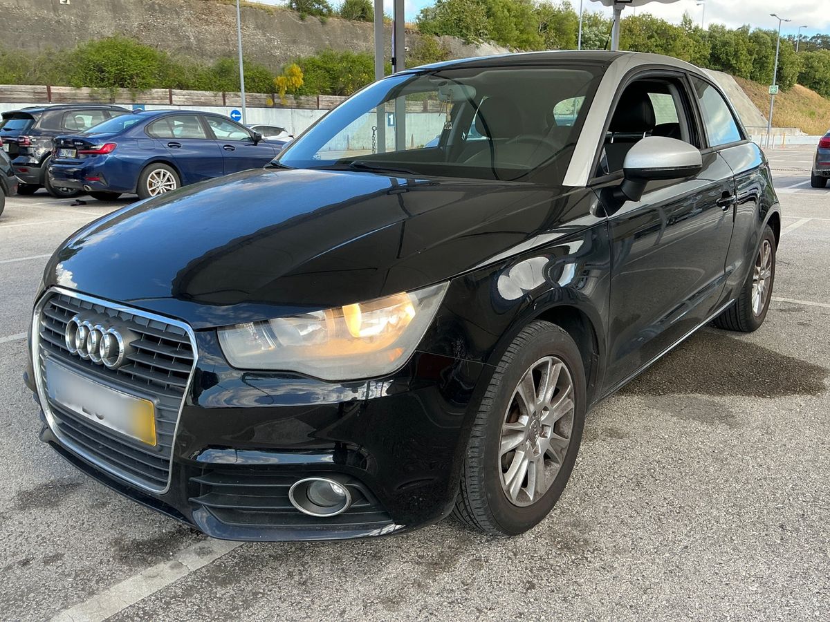 Audi A1 2010 — photo 1