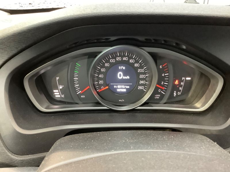 Volvo V40 Cross Country 2.0 D3 Kinetic — zdjęcie 13