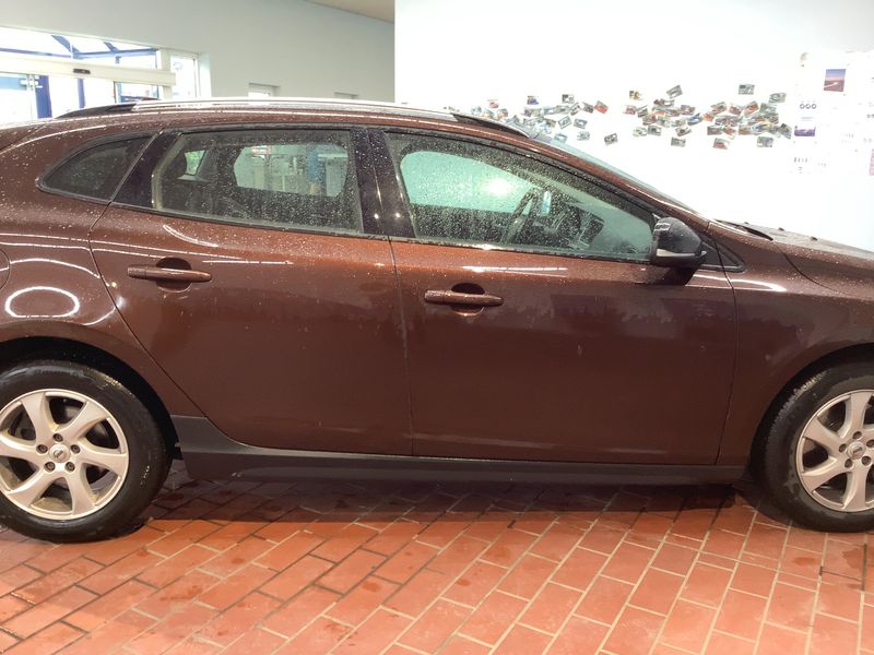 Volvo V40 Cross Country 2.0 D3 Kinetic — zdjęcie 7