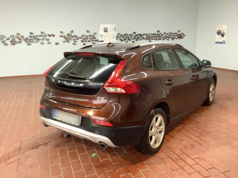Volvo V40 Cross Country 2.0 D3 Kinetic — zdjęcie 6