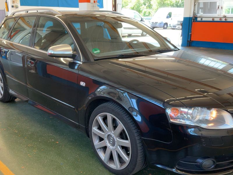 Audi S4 4.2 V8 quattro — zdjęcie 8