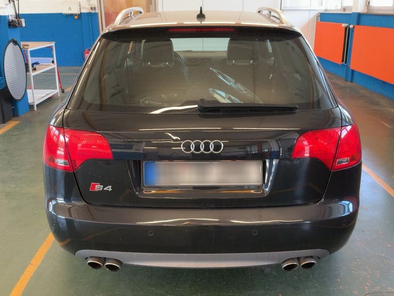 Audi S4 4.2 V8 quattro — zdjęcie 5
