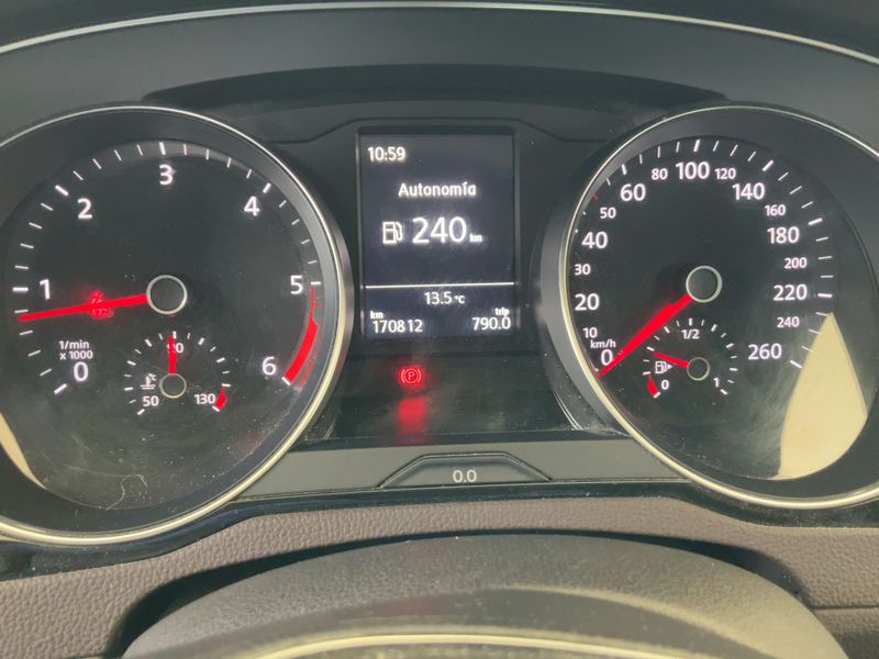 Volkswagen Passat 2.0 TDI Advance BlueMotion Tech — zdjęcie 13