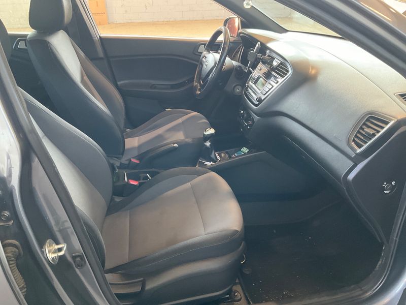 Hyundai i20 1.2 Black Line — zdjęcie 3