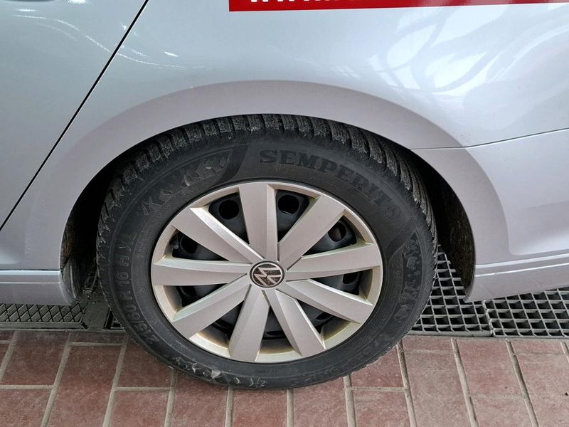 Volkswagen Passat 2.0 TDI Business — zdjęcie 22