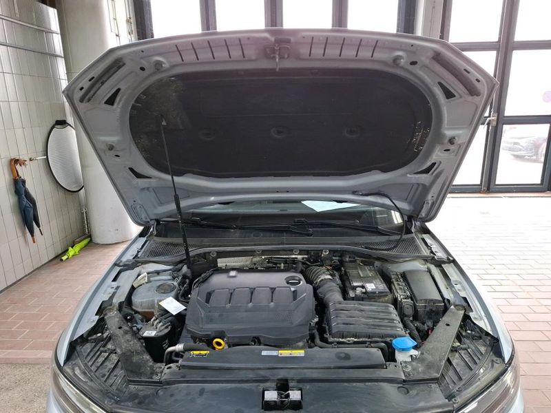 Volkswagen Passat 2.0 TDI Business — zdjęcie 24