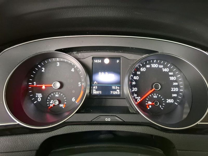 Volkswagen Passat 2.0 TDI Business — zdjęcie 14
