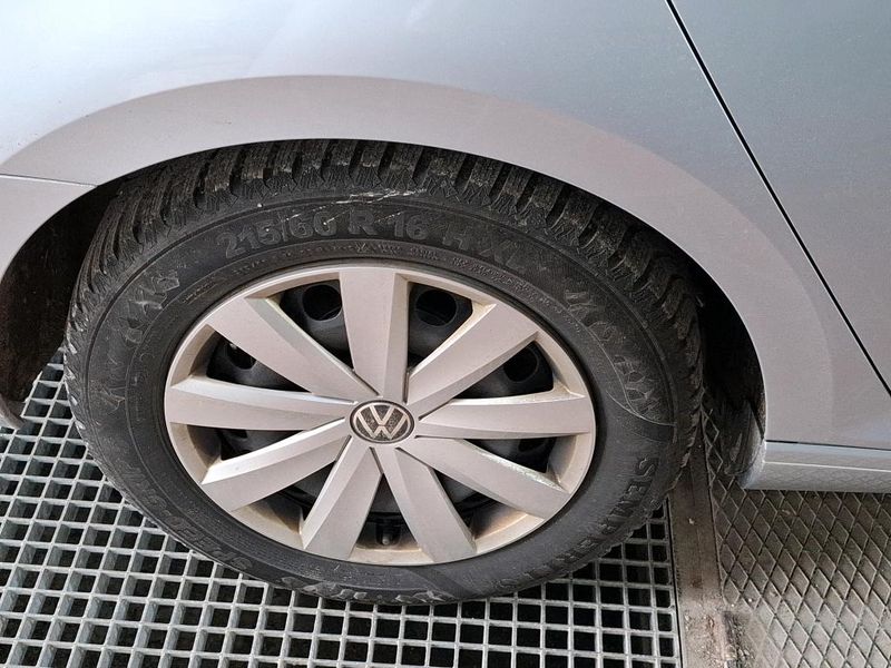 Volkswagen Passat 2.0 TDI Business — zdjęcie 23