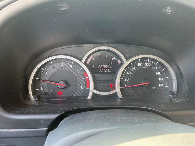 Suzuki Jimny 1.3 Basic — zdjęcie 13
