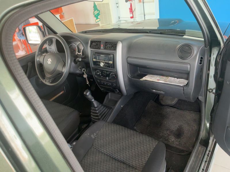Suzuki Jimny 1.3 Basic — zdjęcie 12
