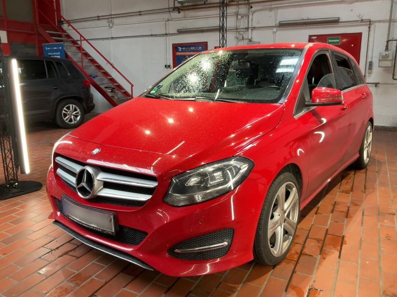 Mercedes-Benz B-Klasse B 200 CDI Urban — zdjęcie 1