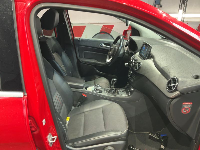 Mercedes-Benz B-Klasse B 200 CDI Urban — zdjęcie 11