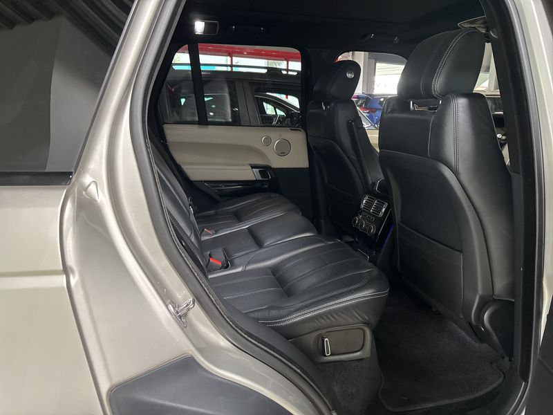 Land Rover Range Rover 3.0 SD V6 Hybrid — zdjęcie 14