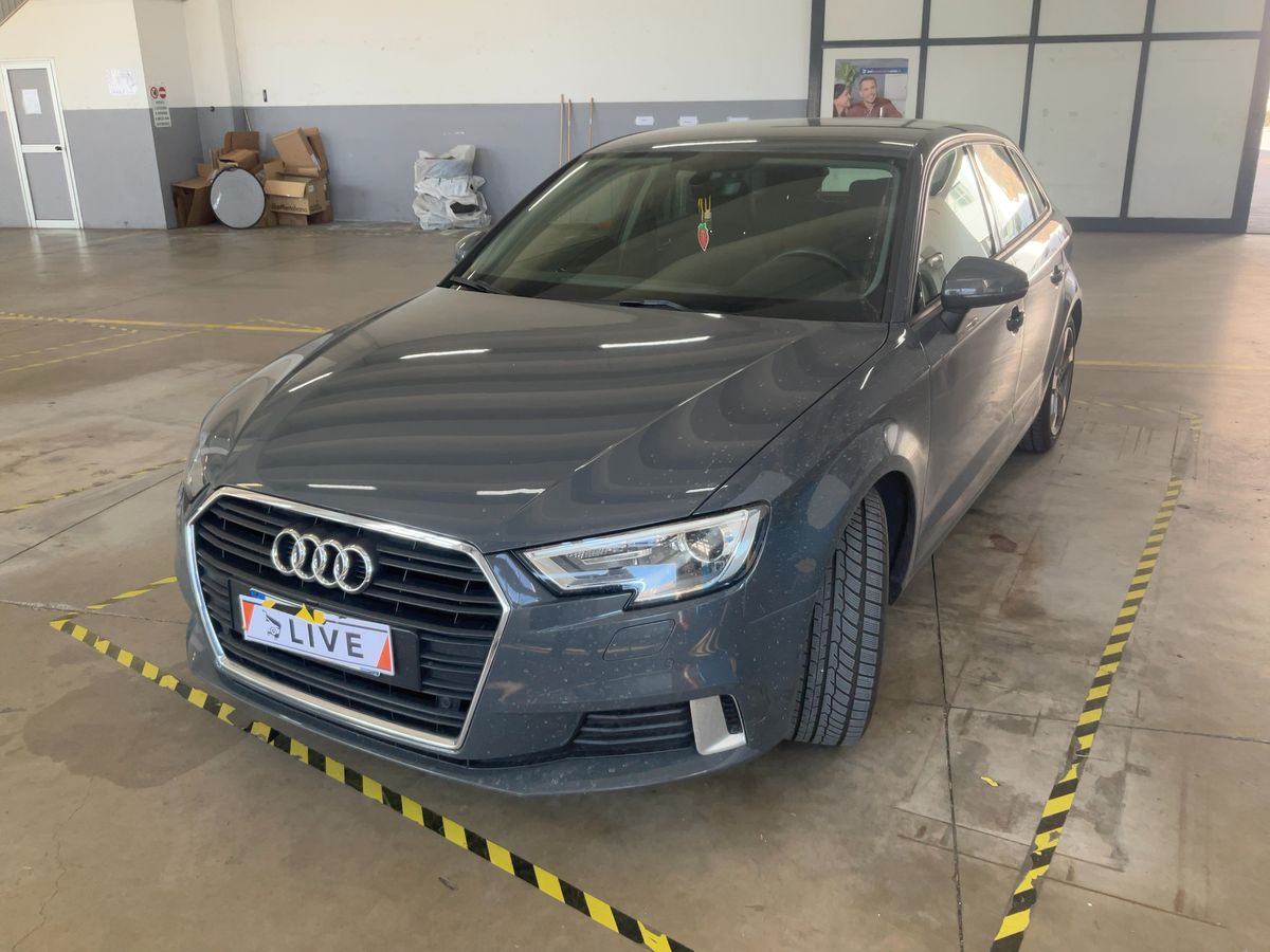 Audi A3 2018 — photo 1