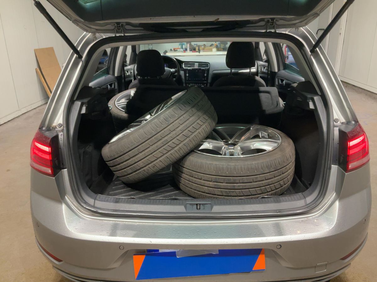 Volkswagen Golf 2019 — photo 17