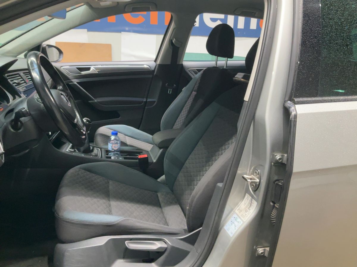 Volkswagen Golf 2019 — photo 18