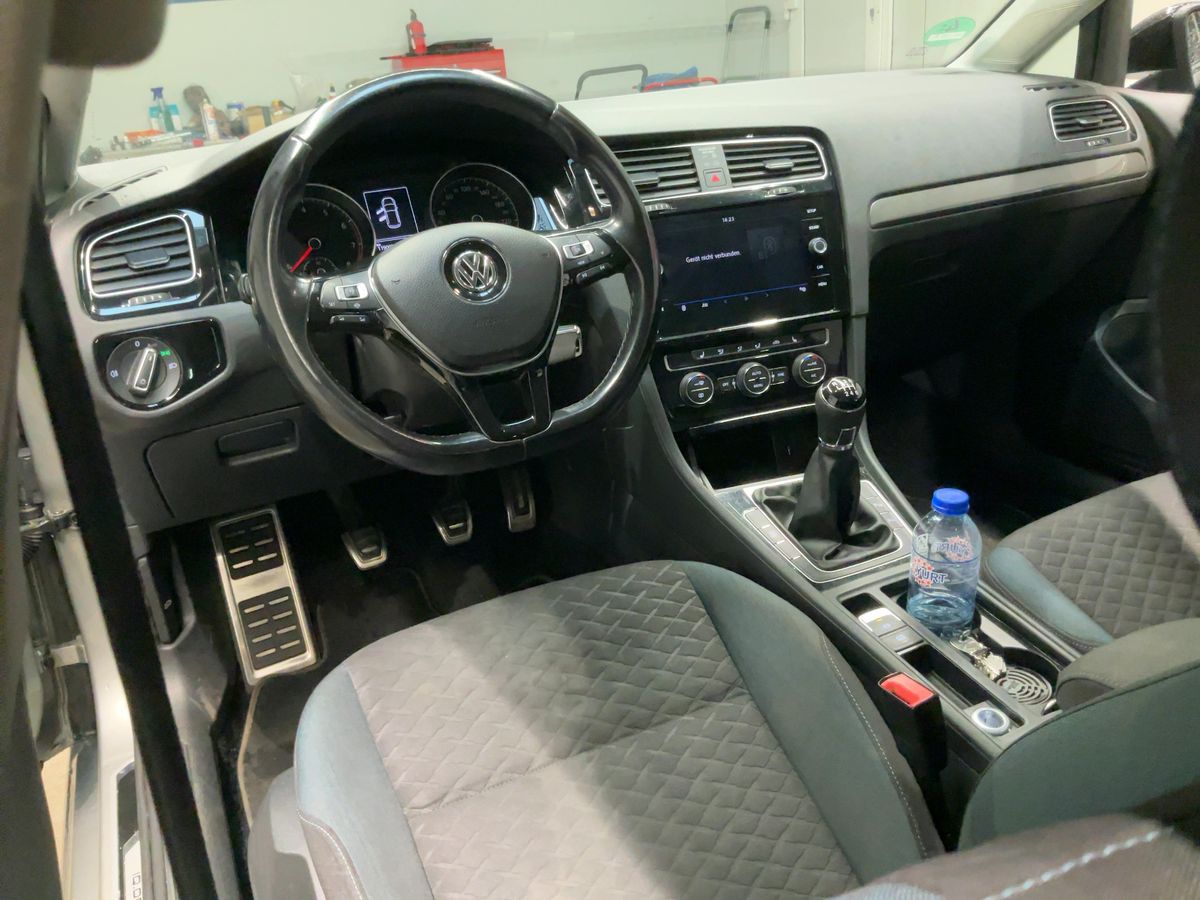 Volkswagen Golf 2019 — photo 19