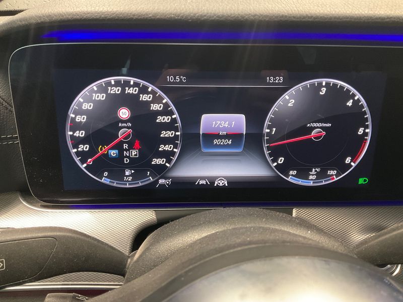 Mercedes-Benz E-Klasse E 400 d 4Matic AMG Line — zdjęcie 13