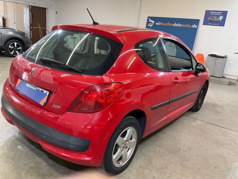 Peugeot 207 1.4 Urban Move — zdjęcie 2