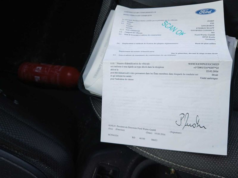 Ford Grand Tourneo Connect 1.5 TDCi Titanium — zdjęcie 17