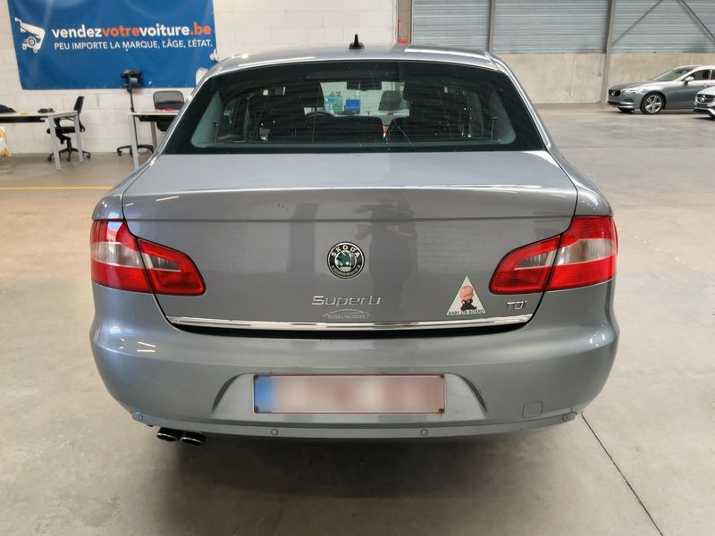 Skoda Superb 2.0 TDI Ambition — zdjęcie 5