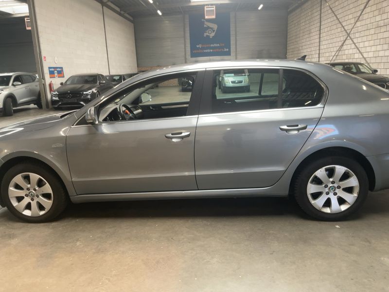 Skoda Superb 2.0 TDI Ambition — zdjęcie 4