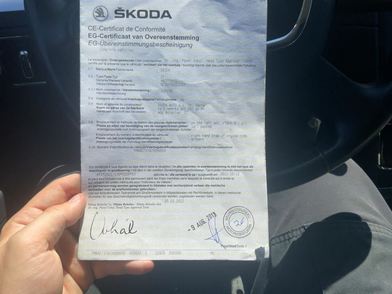 Skoda Superb 2.0 TDI Ambition — zdjęcie 16