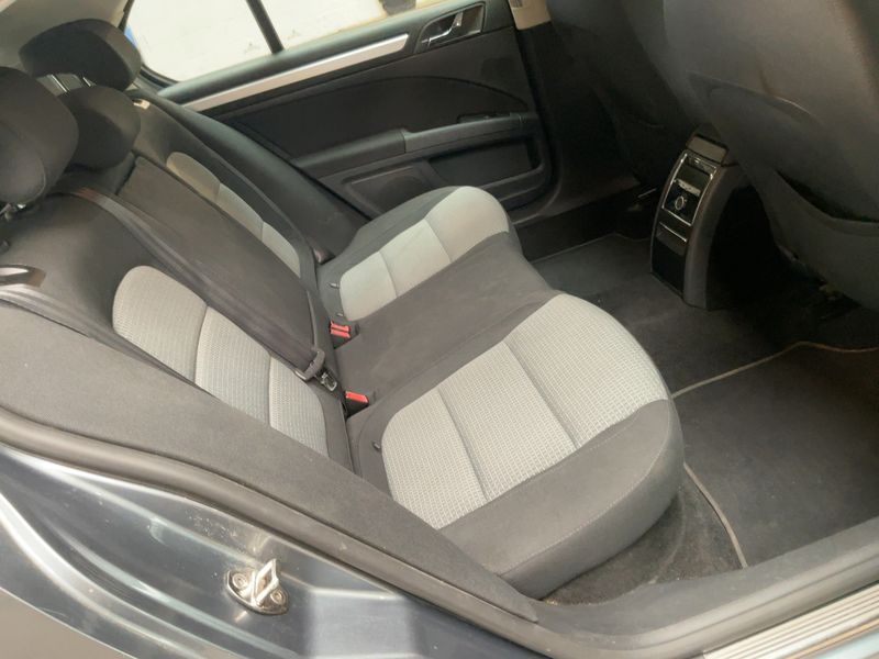 Skoda Superb 2.0 TDI Ambition — zdjęcie 14