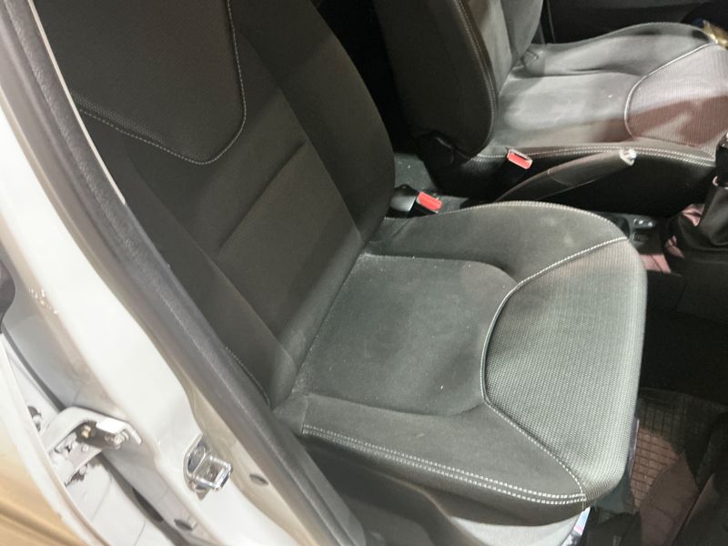 Renault Clio 1.5 dCi Energy Air 2018 – снимка 32