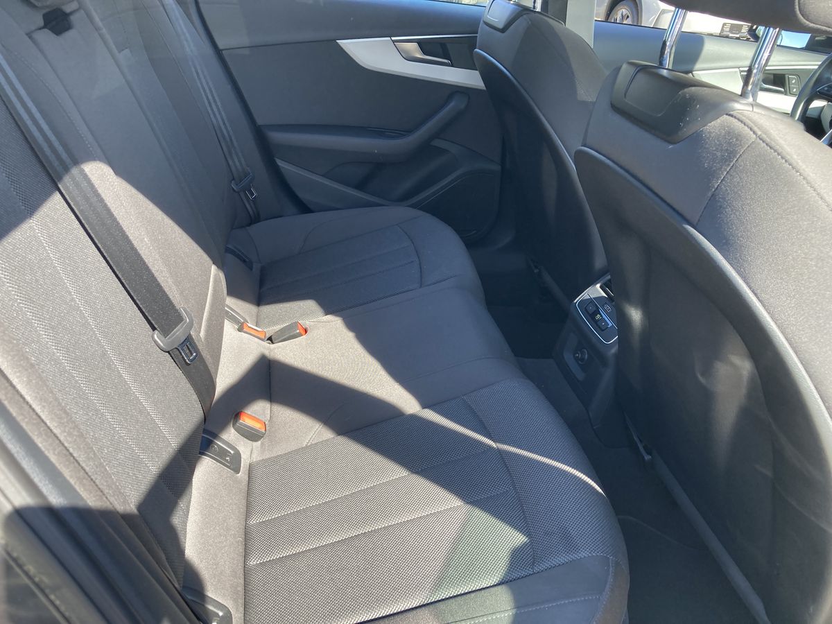 Audi A4 30 TDI advanced