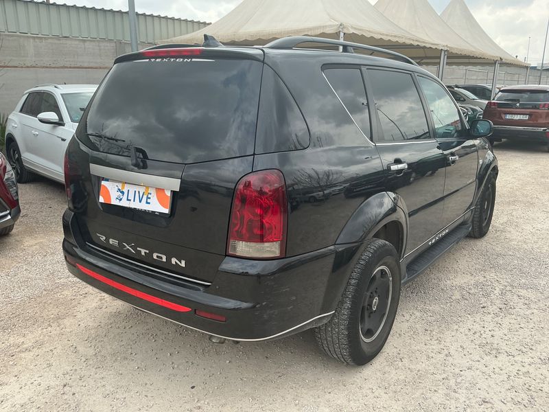 Ssangyong Rexton RX 270 Xdi — zdjęcie 2