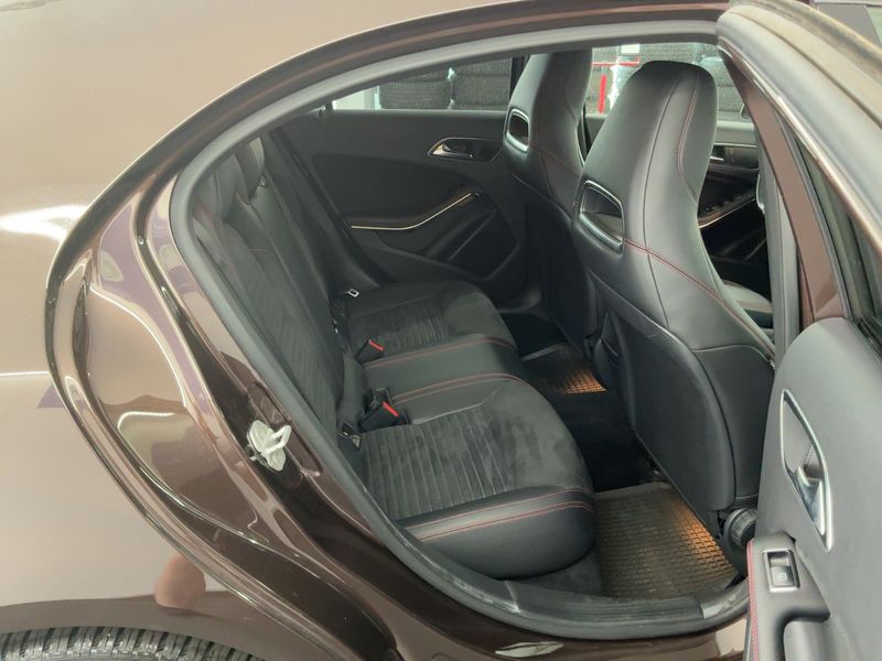 Mercedes-Benz A-Klasse A 200 CDI AMG Sport — zdjęcie 14