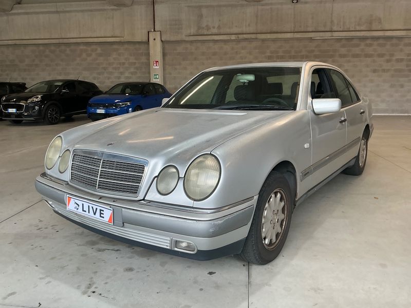 Mercedes-Benz E-Klasse E 200 Elegance