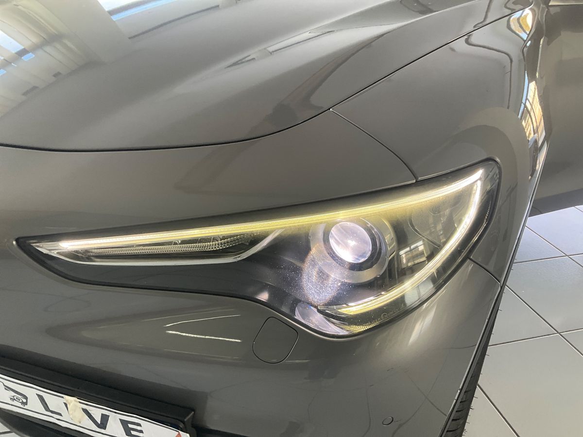 Alfa Romeo 2017 — photo 24