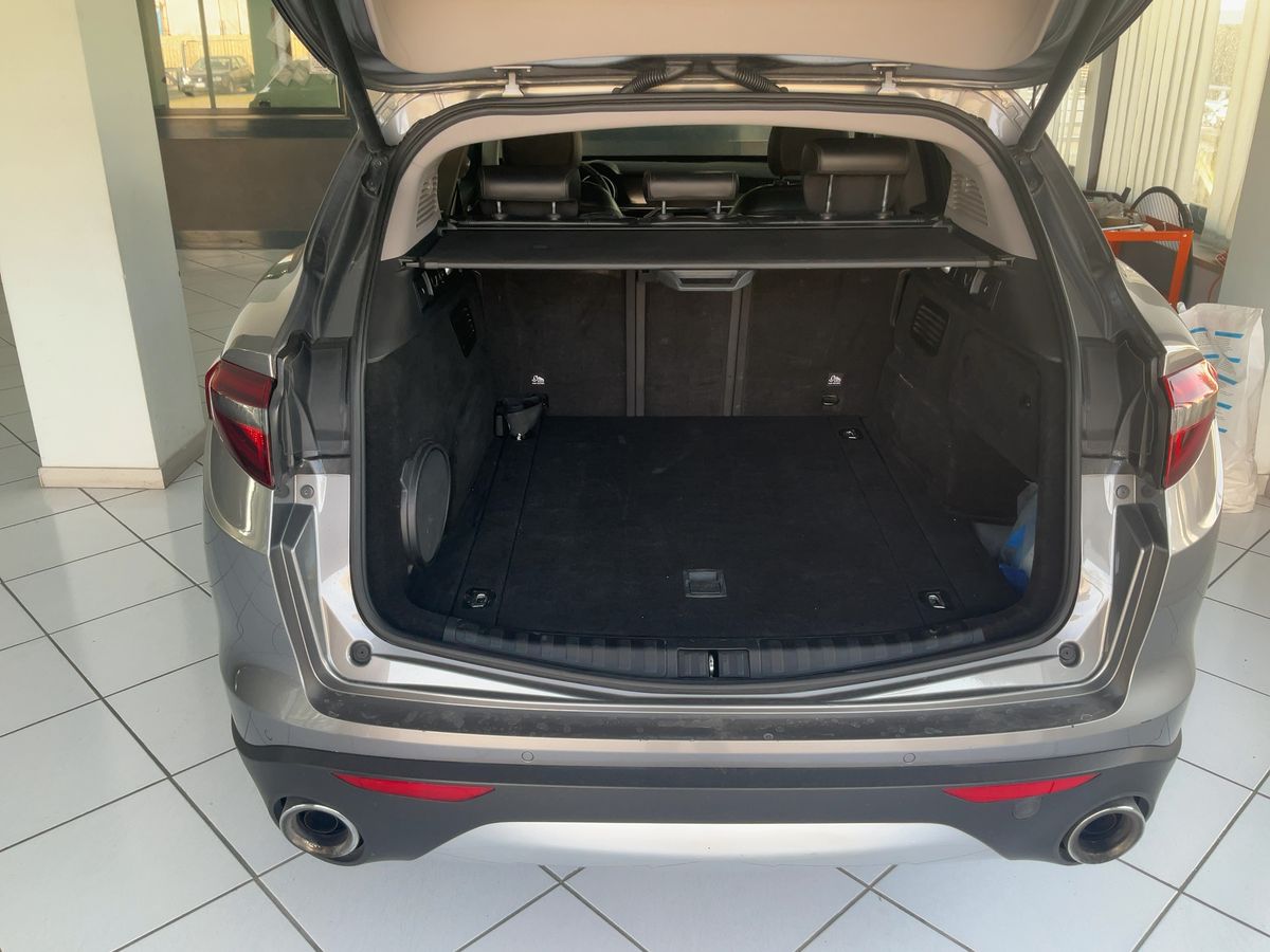 Alfa Romeo 2017 — photo 16